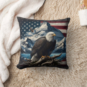 Majestic Eagle Over Mountains und die amerikanisch Kissen
