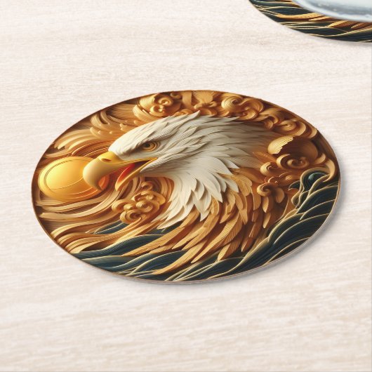 Majestic Eagle schnappt einen Ball Runder Pappuntersetzer (Angewinkelt)