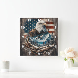 Majestic Eagle Under Mountains and American Flag Quadratische Wanduhr