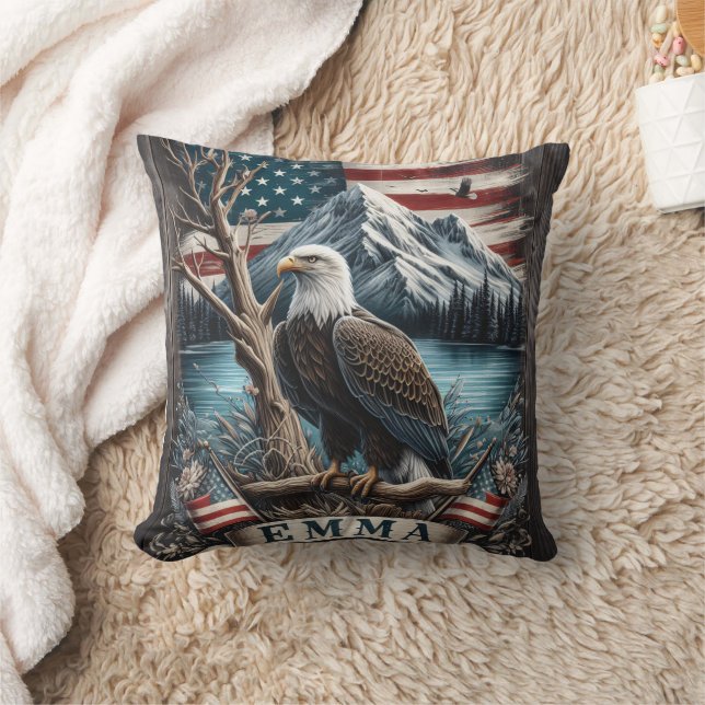 Majestic Eagle vom Mountain River Kissen (Decke)