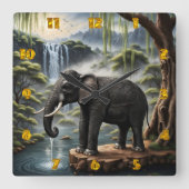 Majestic Elephant Drinks im Serene Waterfall Quadratische Wanduhr (Vorderseite)