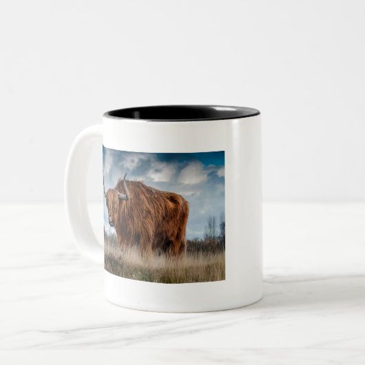 Majestic Highland Cow Zweifarbige Tasse (Vorderseite Links)