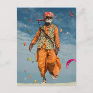 Majestic Indian Elder Kite Fliegen am Strand Postkarte