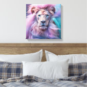 Majestic Lion mit seidenartiger Pastelfeder - Äthe Leinwanddruck (Insitu (Schlafzimmer))