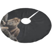 Majestic Männliche Löwe im Zoo Polyester Weihnachtsbaumdecke (Schrägansicht)