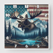 Majestic Moose Against Mountains and American Flag Quadratische Wanduhr (Vorderseite)