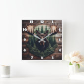 Majestic Moose Art umgeben von Pinien Quadratische Wanduhr (Zuhause)