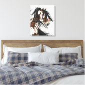 Majestic Mustangs von BiHrLe Stretched Canvas Prin Leinwanddruck (Insitu (Schlafzimmer))