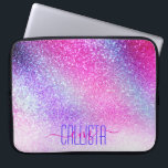Majestic Pink Lila Nebel Galaxy Glitzer Laptopschutzhülle<br><div class="desc">Dieses gürtelhafte und majestätische Bild ist perfekt für das Mädchen. Es enthält Imitate, die funkelnd neonfarben, lila und blauer Glitzer gedruckt wurden, der von den Polarlichtern inspiriert wurde. Es ist hübsch, elegant, modern und trendig. ***WICHTIGE HINWEIS FÜR DESIGN: Für individuelle Designanforderungen, wie z.B. passende Produkte, Farbänderungen, Platzierungsänderungen oder andere Änderungswünsche,...</div>