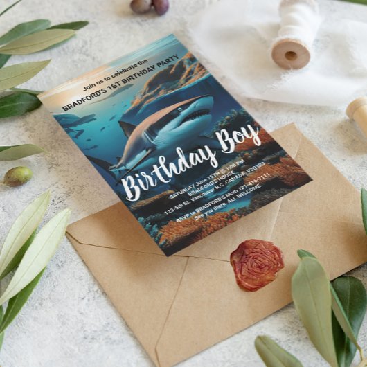 Majestic Shark schlängelt sich durch Meerestiefen Postkarte