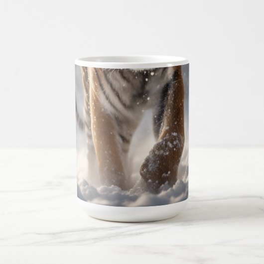 Majestic Sibirien Tiger prowbt den Schneesturm-Neb Kaffeetasse (Mittel)
