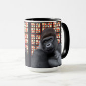 Majestic Sitting Gorilla auf roter Geometrie Tasse (VorderseiteRechts)