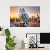 Majestic Snowy Owl auf einer Baumzweigung Poster (Heimbüro)