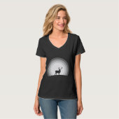 Majestic Stag Silhouette Under Lunar Light T-Shirt (Vorderseite Vollansicht)