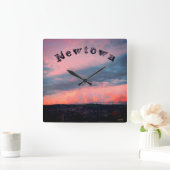 Majestic Sunset in Newtown, Powys, Wales Quadratische Wanduhr (Zuhause)