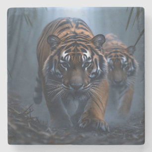 Majestic Tigers in einem foggischen Dschungel Steinuntersetzer