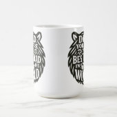 "Majestic Tribute: Bold Tiger Word Art Tasse für V (Mittel)