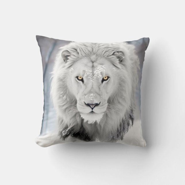 Majestic White Lion im Winter Wonderland Design Kissen (Vorderseite)