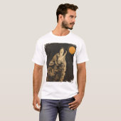 Majestic Wolf Howling auf dem Mond T-Shirt (Vorne ganz)