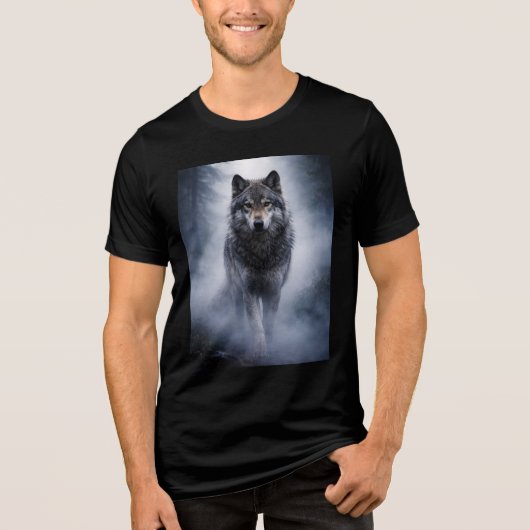 Majestic Wolf – Silent Presence in the Fog Shirt (Vorderseite)