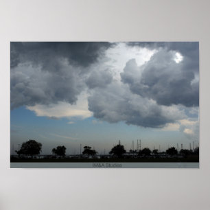 Majestic Wolken über dem 2. Poster