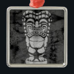 Makapuu Beach Hawaiian Laughing Tiki Batik Ornament Aus Metall<br><div class="desc">Ein lachendes Ki-Design mit einer Batik-Textur überall. Diese Karte erinnert an die Entwürfe,  die in Vintagen Aloha-Shirts in den 40er und 50er Jahren verwendet wurden. Dieses Design kommt in mehreren Farben.</div>