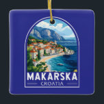 Makarska Kroatien Reisen Keramikornament<br><div class="desc">Makarska retro Vektor Reise Design. Makarska ist eine Hafenstadt an der kroatischen Dalmatiner Küste,  bekannt für ihre Strände an der Riviera von Makarska,  die Strandpromenade und das Nachtleben.</div>