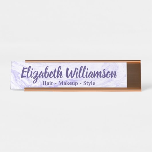 Make-uphaar-Stylist-modernes lila Marmormonogramm Schreibtischnamensplakette (Vorderseite )
