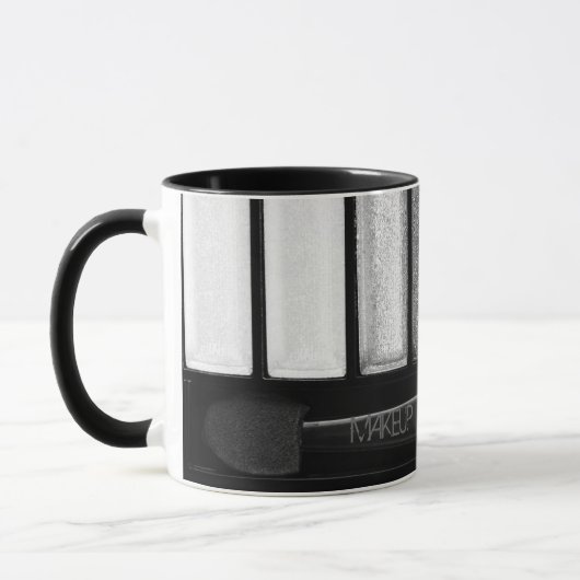 Make-upkünstler-Tasse Tasse (Links)