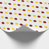 Make Your Gift Shine in Deep Red & Gold Geschenkpapier (Ecke)