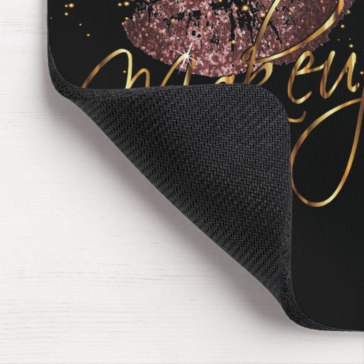Makeup Artist mit Gold Confetti & Dark Rose Liften Mousepad (Ecke)
