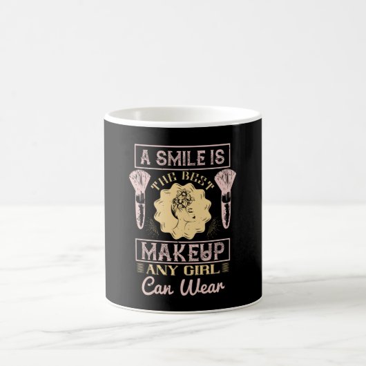 Makeup - Ein Lächeln ist das beste Make-up Kaffeetasse (Mittel)