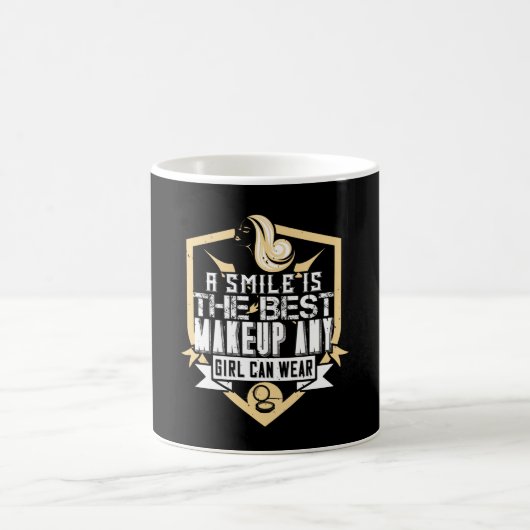 Makeup - Ein Lächeln ist das beste Make-up Kaffeetasse (Mittel)