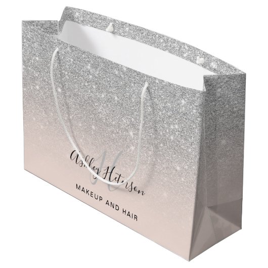 Makeup-Monogramm-Blush-Silber-Glitzer-Skript Große Geschenktüte (Rückseite Schrägansicht)