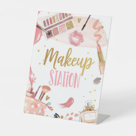 Makeup Station Wellness-Center Party Girl Glamour  Sockelschild