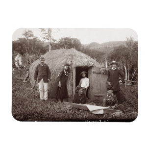 Making Tappa, a native tuth, c.1875 (sepia Foto) Magnet