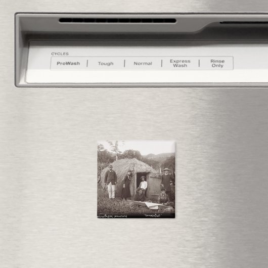 Making Tappa, a native tuth, c.1875 (sepia Foto) Magnet (In Situ (Geschirrspüler))