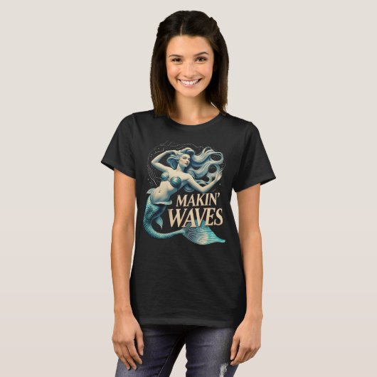 Making Waves Mermaid: Whimsical Ocean Lover T-Shirt (Vorne ganz)