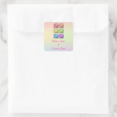 Makro-Regenbogen-Rose, die Sticker hochhalten (Tasche)
