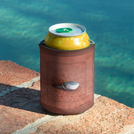 Makroaufnahme der Schnecke auf der Terracotta Dosenkühler (In Situ Pool)