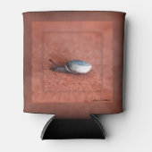 Makroaufnahme der Schnecke auf der Terracotta Dosenkühler (Vorderseite)