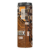 Makroaufnahme von Schaltbrett, Kabeln, Kondensator Thermosbecher (Rückseite)