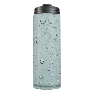 Makroaufnahme von Wassertropfen Thermosbecher