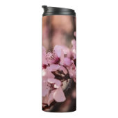 MAKROFOTOGRAFIE VON BLOMENBLÜTTERBLUMEN THERMOSBECHER (Nach rechts gedreht)