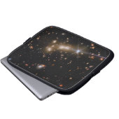 MAKS0647 | Gravitationslinseneffekt | JWST Laptopschutzhülle (Vorne Knopf)