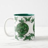 Malachit-Efeu Triskel Zweifarbige Tasse (Links)