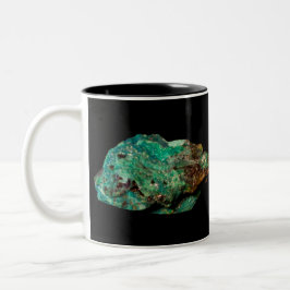 Malachite Green Mineral on Black Background Tasse