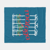 Malaga, Fenster mit Blumen Fleecedecke (Vorderseite (Horizontal))
