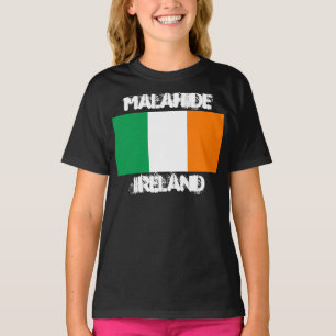 Malahide, Irland mit irischer Flagge T-Shirt