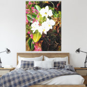Malayan Moth Orchid und ein amerikanischer Climber Leinwanddruck (Insitu (Schlafzimmer))